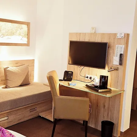 Edel Weiss Hotel 4*