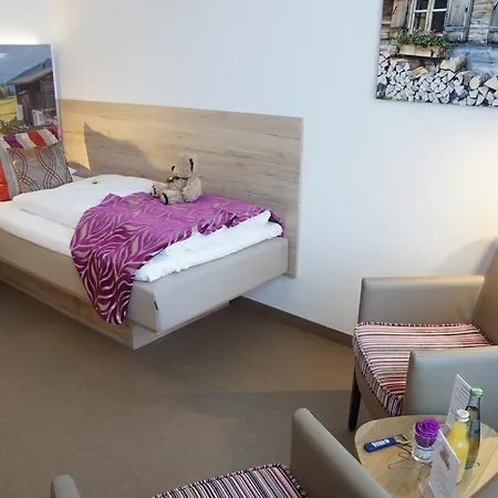 Edel Weiss 4*