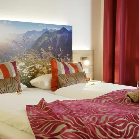 Edel Weiss 4*